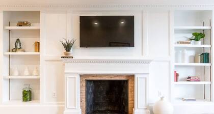 Luxury Home located in Back Bay 8min walk to Fewnway Park, close to Boston University, Berklee & MIT