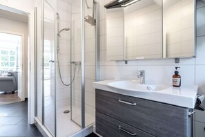 Apartment | Badezimmer