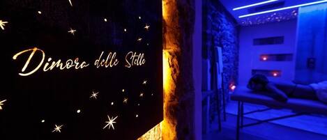 Suite Design, vista cortile | Interni