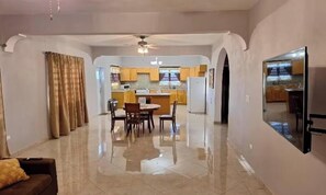 Interior - Sunset At Chalvilles - Peaceful 2-bedroom house with AC in The Valley (East End Village)