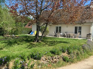 Terrace/patio - Gîte des Grotteaux (Huisseau-sur-Cosson)