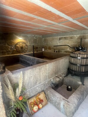 Spa - Quinta do Rio Douro – Rural Retreat with Mountain Views, Pool & Air Conditioning (Douro)