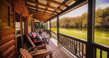 Anisidi | New River Waterfront • Pet Friendly