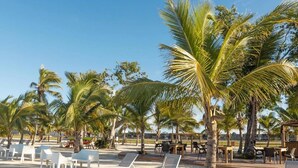 Property grounds - Panorama Garden | 3BR Villa w/ Private Jacuzzi (Bavaro)