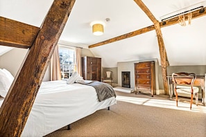 Iron/ironing board, WiFi, bed sheets - Huckleberry Farm House (Goring)