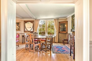 Dining - Huckleberry Farm House (Goring)