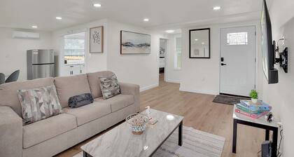 Boardwalk Bungalow 1 For 6