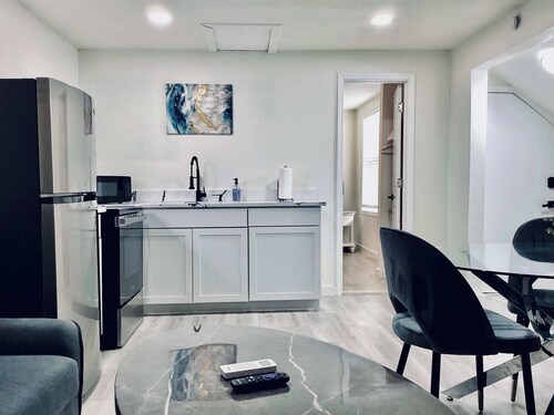 Boardwalk Bungalow 2 Up to 3