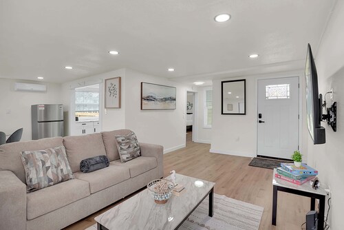 Boardwalk Bungalow Combo Stay for 9