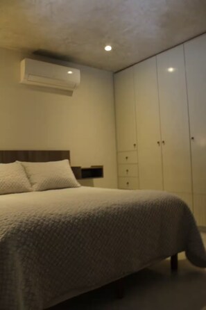 熨斗/熨衣板、WiFi、床单