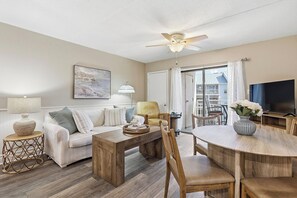 Smart TV - SUNSHINE SANDCASTLE-Bright Family Friendly Condo Steps to the Beach (Orange Beach)