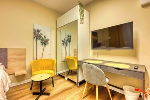 1 bedroom, iron/ironing board, WiFi, bed sheets - Central Suites |43| Piața Romana | PumoProperties (București)