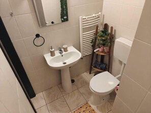 Dusj og hårføner