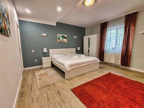 WiFi - Balcesti Design Apartment 1 | Walk to Old Town (București)
