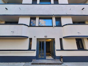Exterior detail - Central Suites | 2 | Piața Romana | PumoProperties (Bucharest)