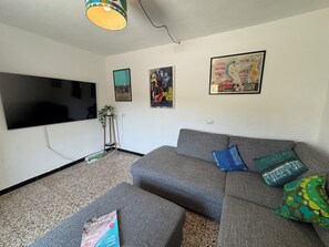 Smart TV, table tennis, books