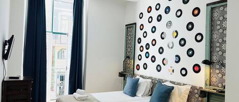 Studio – basic, ikke-røyk, balkong | Blendingsgardiner, strykejern/-brett, wi-fi (inkludert) og sengetøy