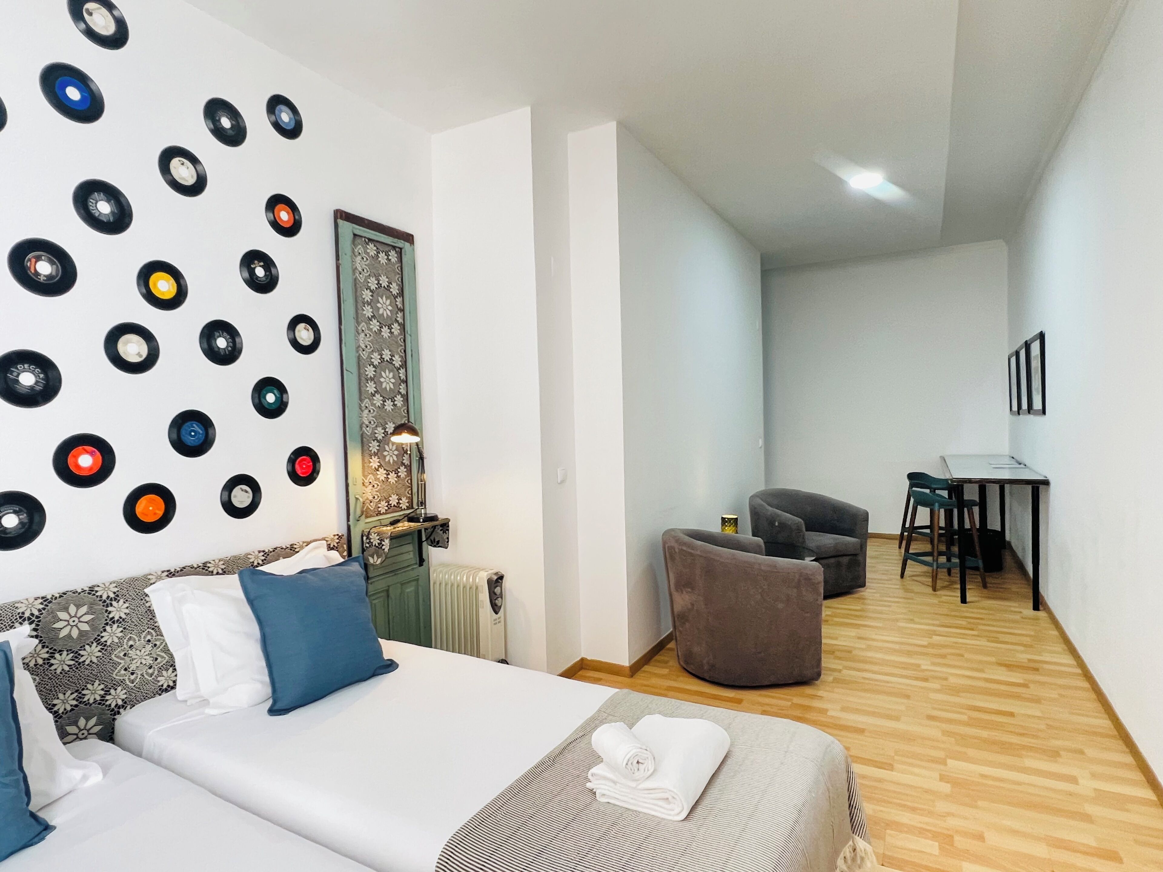 Rideaux occultants, fer et planche à repasser, Wi-Fi gratuit