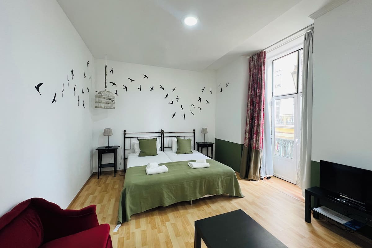 Studio cơ bản, không hút thuốc, ban công | Màn/rèm cản sáng, bàn ủi/dụng cụ ủi quần áo