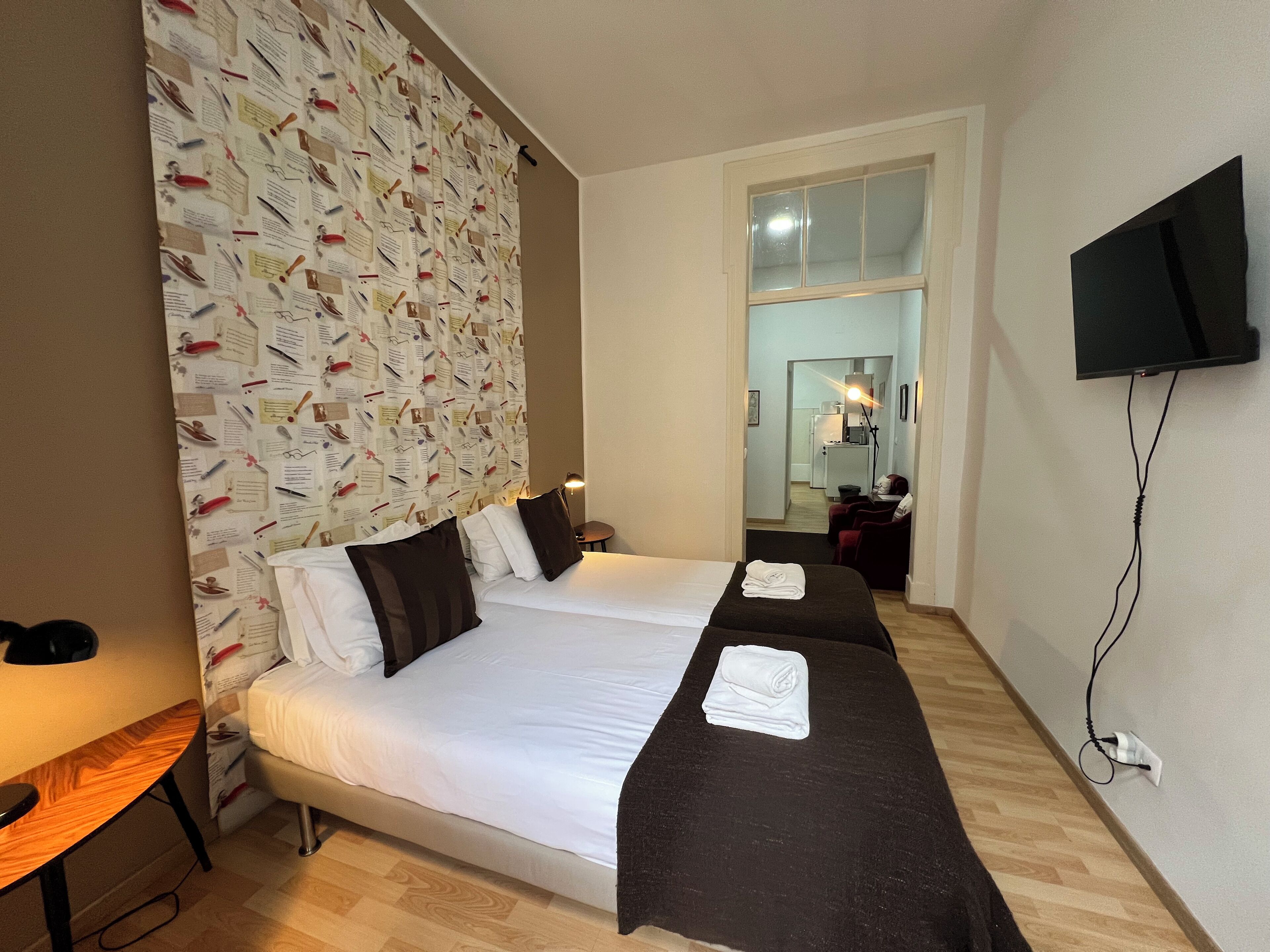 Rideaux occultants, fer et planche à repasser, Wi-Fi gratuit