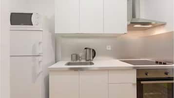 Basic-studiolejlighed - ikke-ryger - balkon | Privat køkken | Mikrobølgeovn, kogeplade, espressomaskine, elkedel