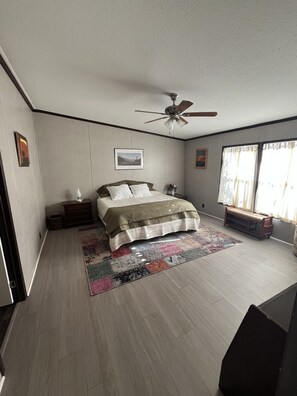 3 室のベッドルーム、WiFi、ベッドシーツ