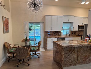 Dining - This special 3-bedroom house is near everything shopping and restaurants (Port Charlotte)