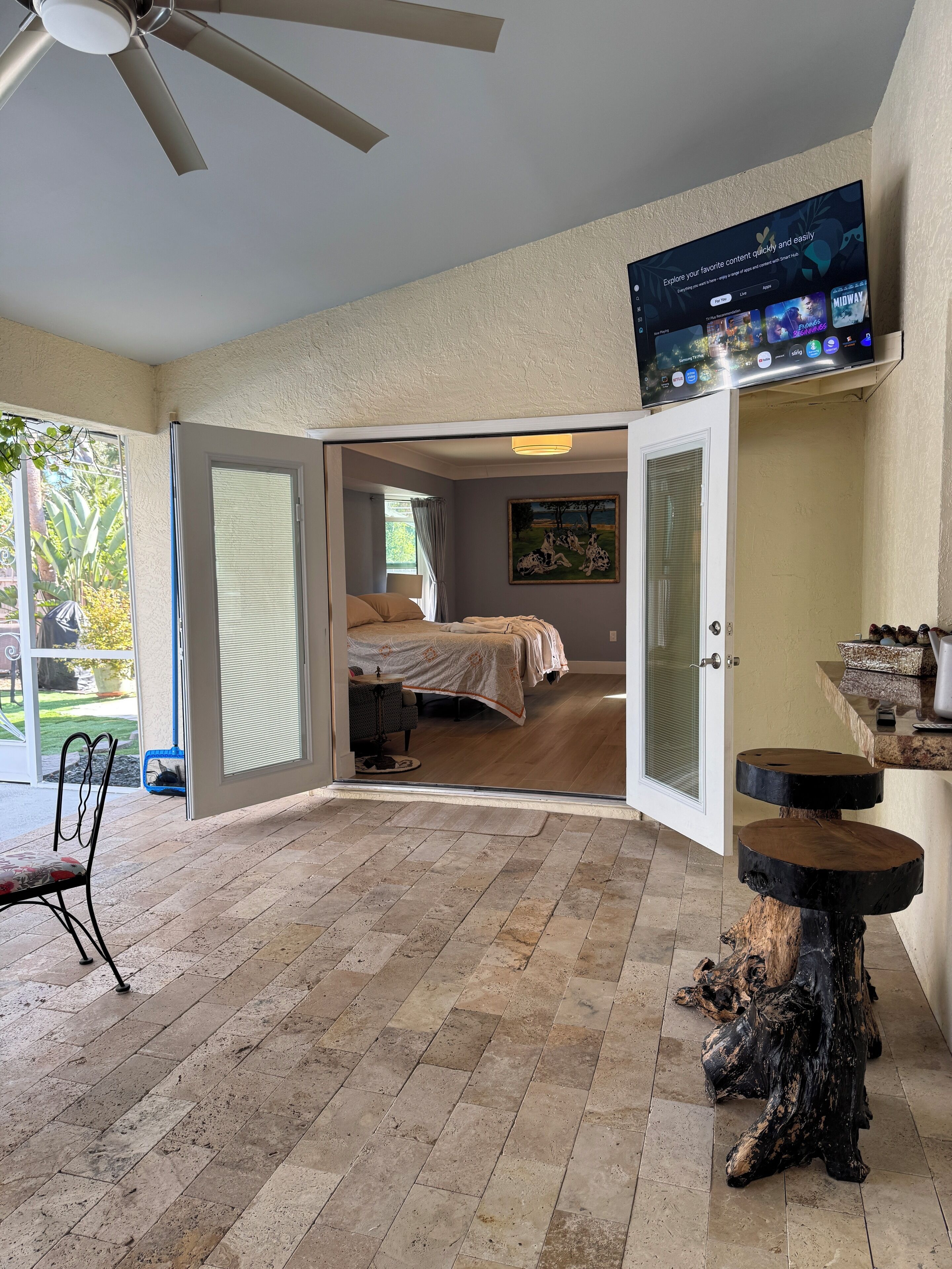 Fer et planche à repasser, accès Internet, draps fournis