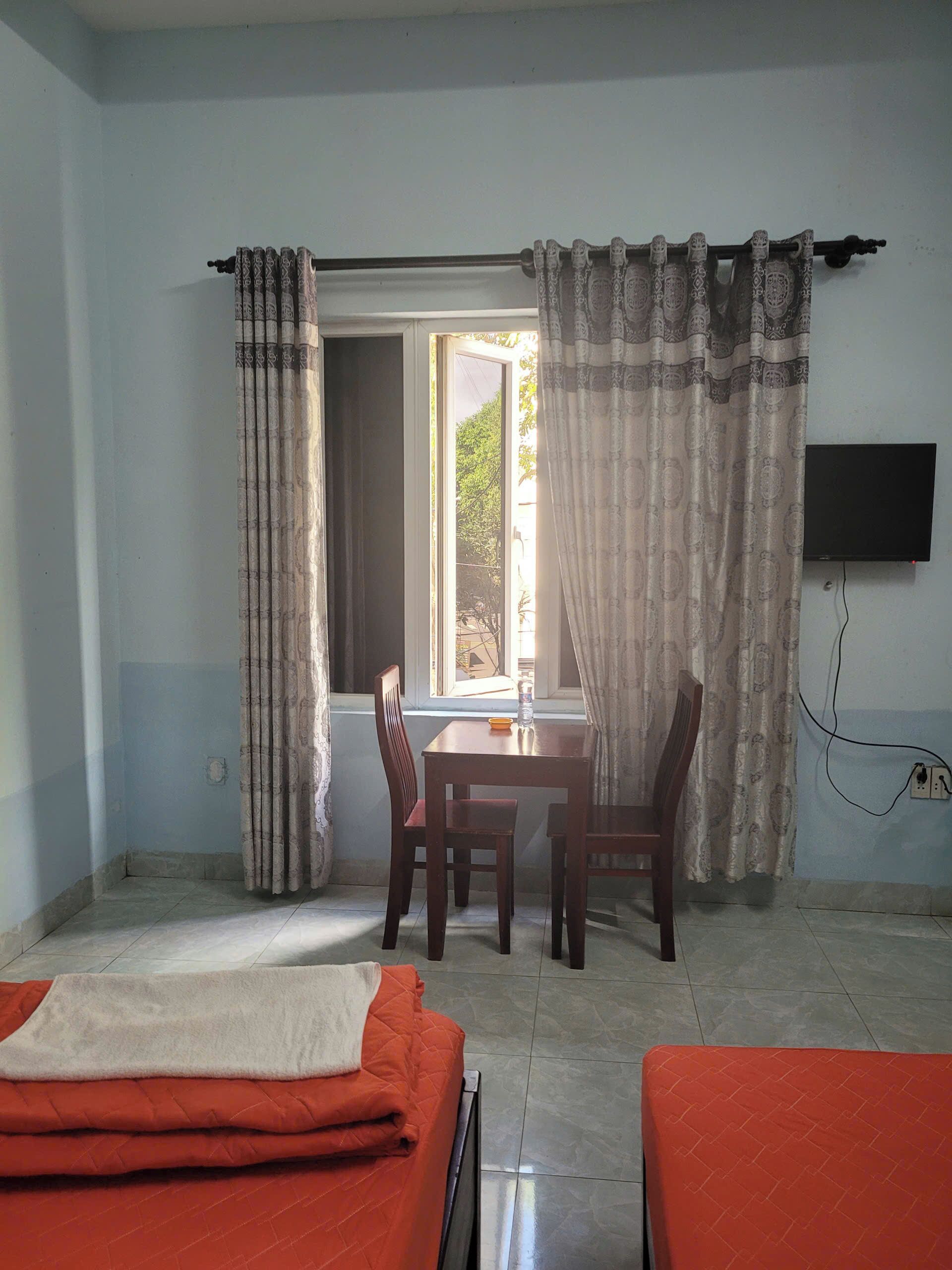 Desk, free WiFi, bed sheets