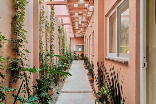 Damián Carmona by Homirent