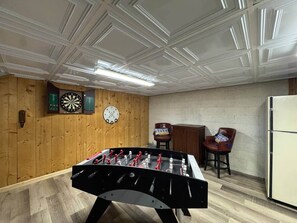 Games room - Poconos mountain and Lake Wallenpaupack retreat (Palmyra Township)