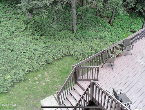 Poconos mountain and Lake Wallenpaupack retreat