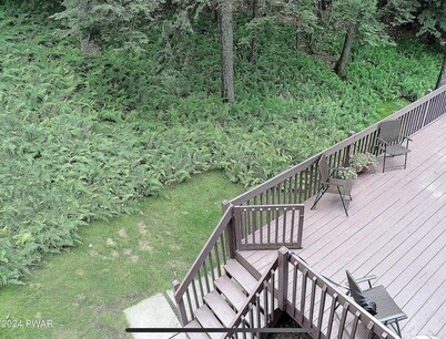 Poconos mountain and Lake Wallenpaupack retreat