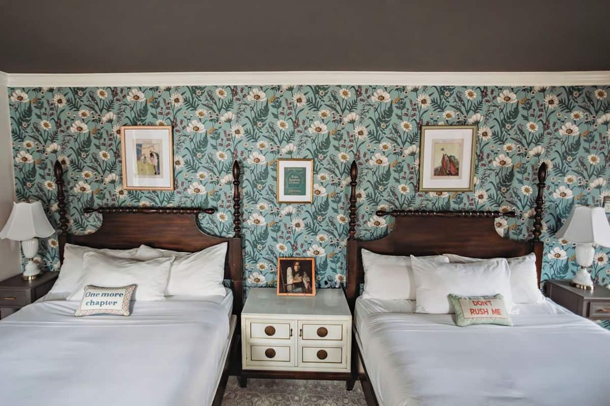 Kahden hengen standard-huone, 2 keskisuurta parisänkyä | Pimennysverhot, ilmainen Wi-Fi