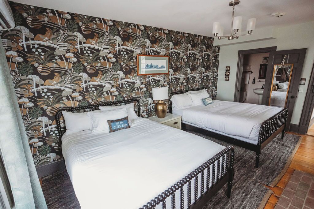 Standard-Doppelzimmer, 2 Queen-Betten | Verdunkelungsvorhänge, kostenloses WLAN