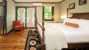 Premier Suite, 1 Bedroom | Blackout drapes, free WiFi