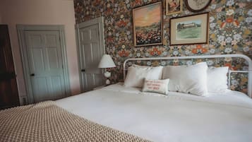 Standard Double Room, 1 King Bed | Blackout drapes, free WiFi