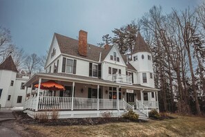 Exterior - Hideaway Inn Lenox (Lenox)