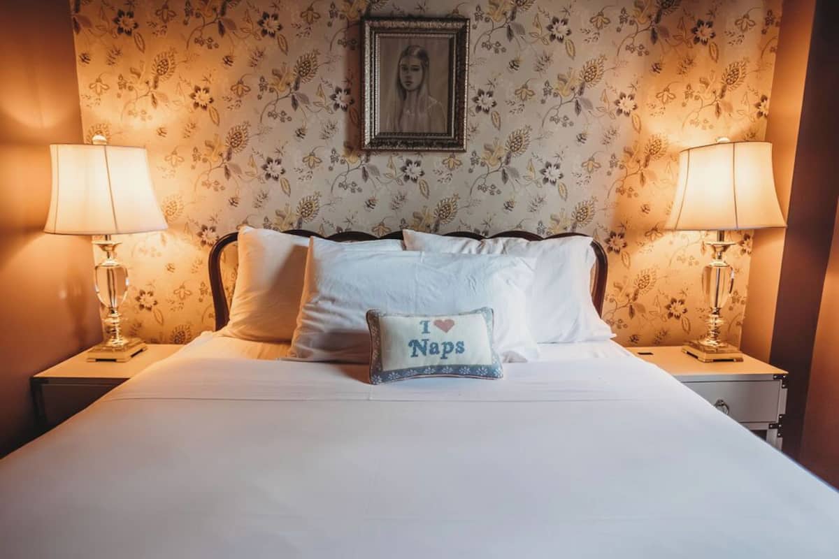 Kahden hengen standard-huone, 1 keskisuuri parisänky | Pimennysverhot, ilmainen Wi-Fi