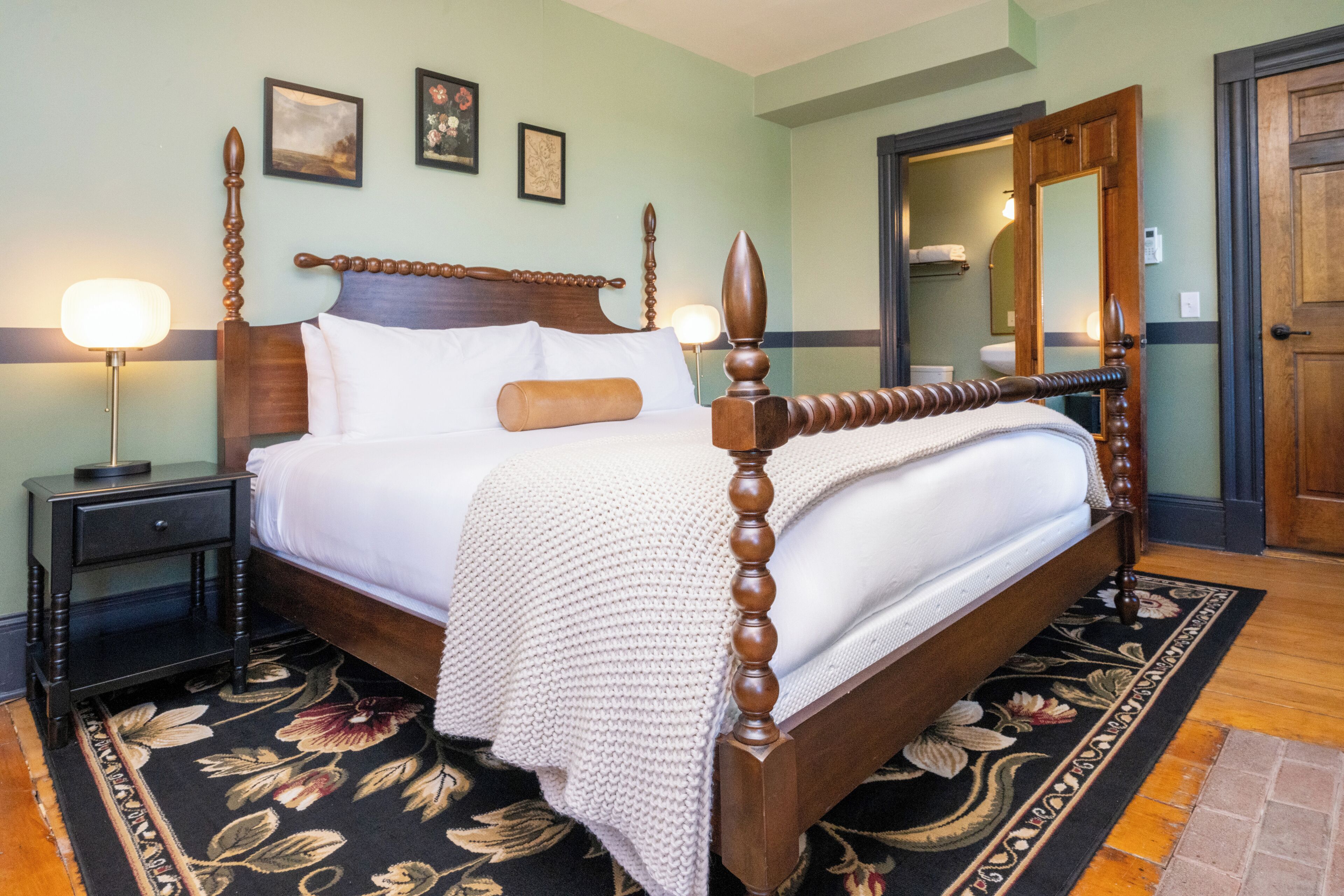 Standard Double Room, 1 King Bed | Blackout drapes, free WiFi