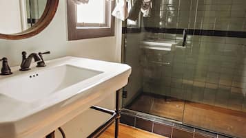 Premier Suite, 1 Bedroom | Bathroom | Shower, hair dryer, towels, soap