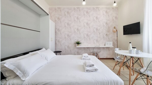 Bügeleisen/Bügelbrett, kostenloses WLAN, Bettwäsche