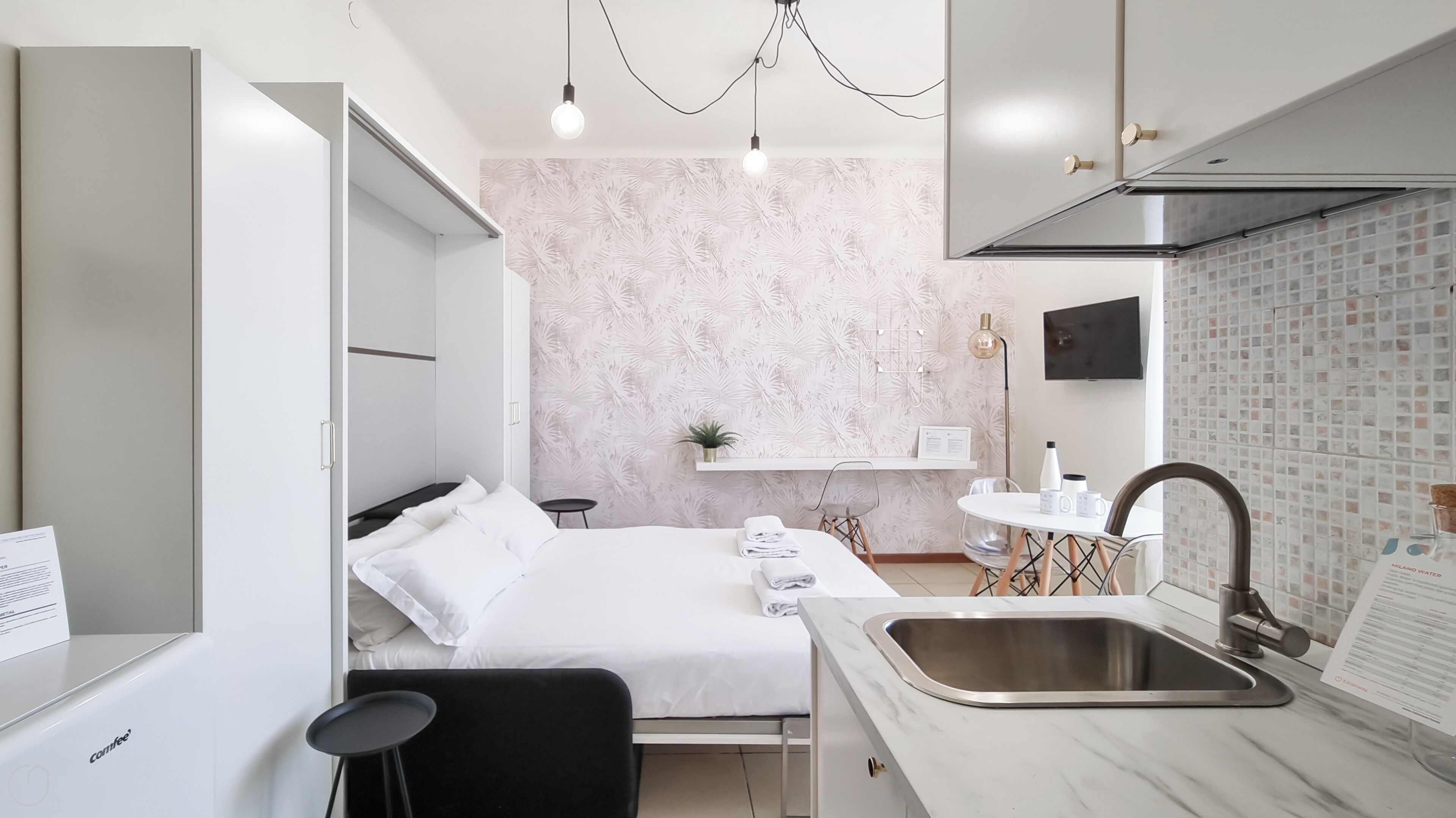 Iron/ironing board, free WiFi, bed sheets