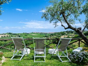Property grounds - Luxury Villa with Pool SPA and E-bikes - Casal Tartan (Marche)