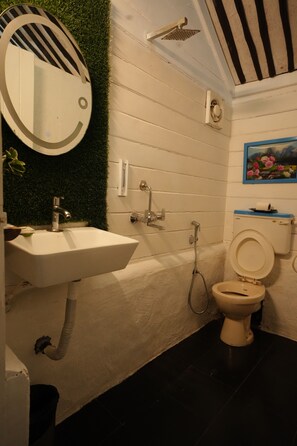 Signature Cottage, Patio, Sea View | Bathroom | Shower, towels, soap, toilet paper - Beachouse Beachfront Cottages and Suites (Calangute)