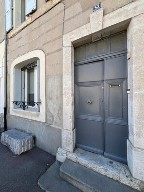 Exterior detail - La Maison de Marie: Charm and comfort for the whole family (Sigean)