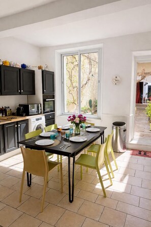 Dining - La Maison de Marie: Charm and comfort for the whole family (Sigean)