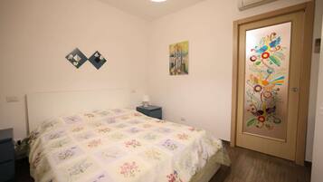 1 chambre, fer et planche Ă repasser, draps fournis