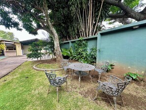 Outdoor dining - Habitación A Heredia Excelente Ubicación (Heredia)