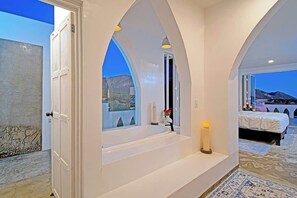 5 bedrooms, desk, iron/ironing board, WiFi - The Moroccan Palace | Entire 4-Level Villa with Pool, Rooftops & Glamping Tents (El Sargento)